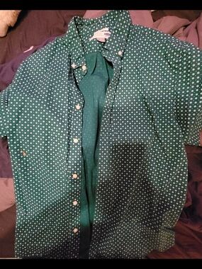 Old Navy Green Short Sleeve Button-Up with White Floral Print